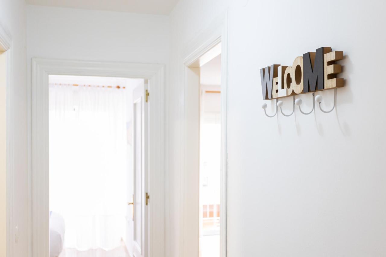 Holidays2Malaga Capuchinos French Balconies, Private Parking, Wifi & Air Con Eksteriør billede