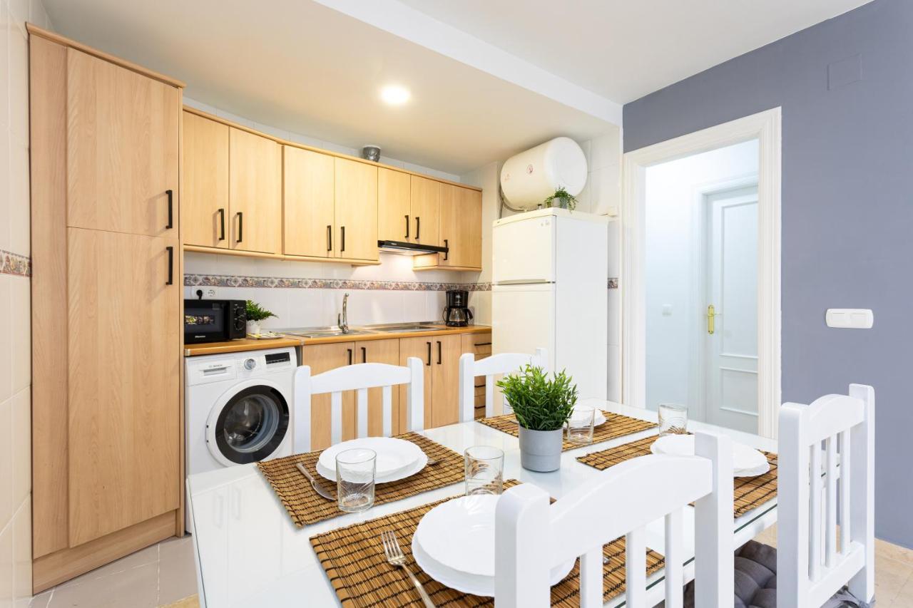 Holidays2Malaga Capuchinos French Balconies, Private Parking, Wifi & Air Con Eksteriør billede