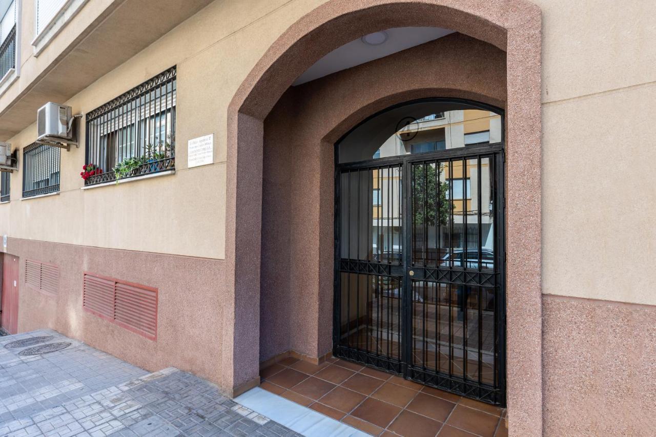 Holidays2Malaga Capuchinos French Balconies, Private Parking, Wifi & Air Con Eksteriør billede